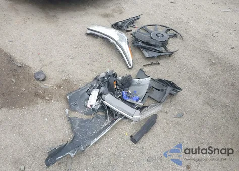 2018 Toyota Highlander Xle z USA, uszkodzony, nr VIN 5TDJZRFH1JS555419